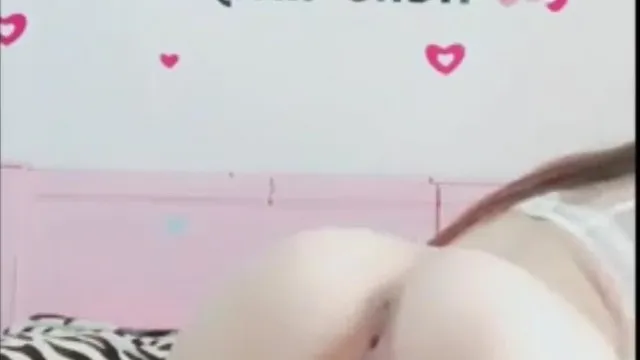 火爆的网红鹿少女清纯学妹制服诱惑 露脸完整版