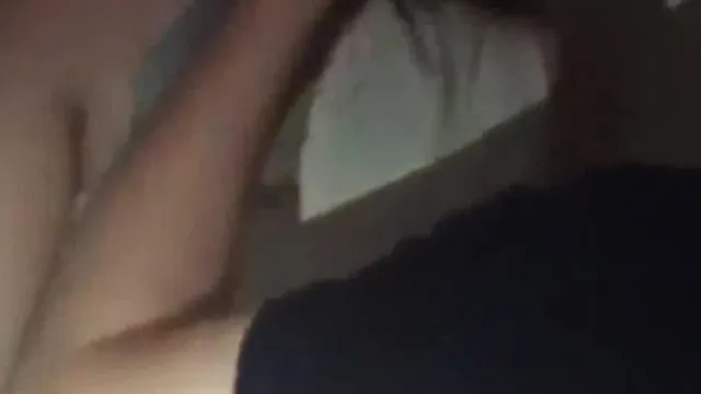El servicio de las chicas cantando karaoke en el salón privado del hotel es realmente bueno. El salón privado no es suficiente.