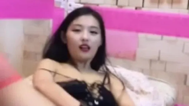 [中文主播外流]丰满美女主播蜜汁丝袜一多自慰大秀 插穴爆菊花