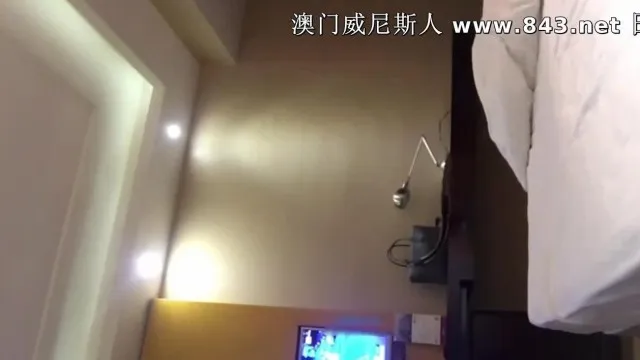 微信搜尋附近的人搭訕認識個開賓士的氣質富姐飯店開房約炮先用小舌頭征服她的騷穴