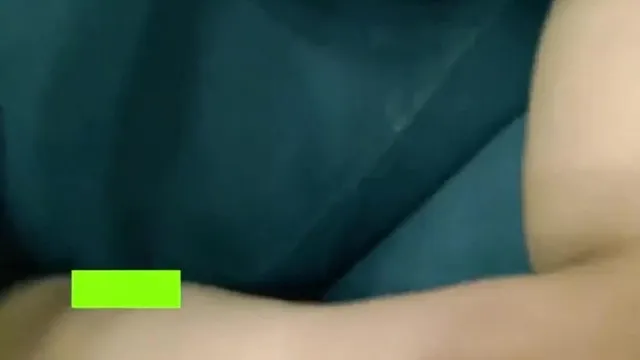 天堂素人搭讪!!大四丰满妹妹~看到摄影机很害羞~但当大GG出现后马上露出淫荡的一面!!