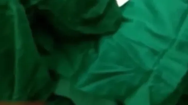 Это так безумно, помимо работы, красивые врачи в больнице также делают селфи в сексуальных черных чулках с открытой промежностью в палате и процедурном кабинете, занимаются сексом с пациентами и издают очень сексуальные звуки.