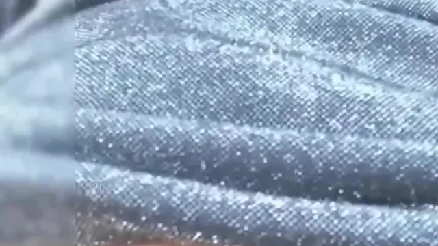 大白天小区旁绿化公园路边野战啪啪啪直播豪放大胸女很狂野各种姿势换着搞大声呻吟也不怕人看见对白淫荡