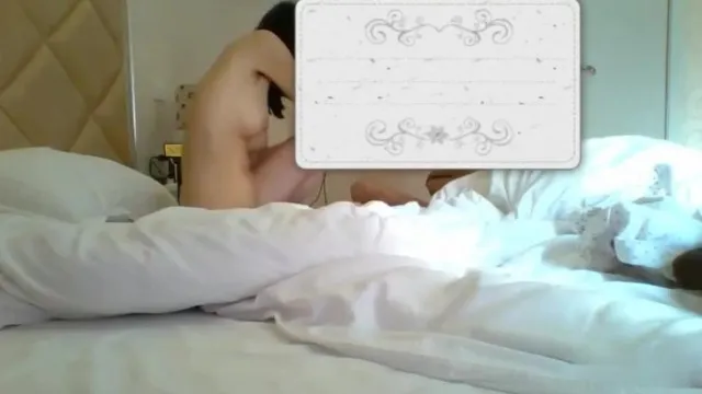 小彬哥约啪平面模特~牙签屌vs无底鲍!!被要求用力插深一点!!