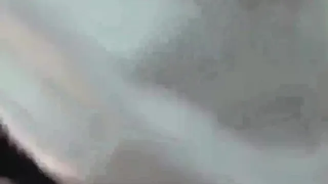 Llevar a casa a mi hermana que trabaja en una tienda de mucamas, hacerme amiga de ella usando mi polla y darle todo el líquido tibio a su coñito~