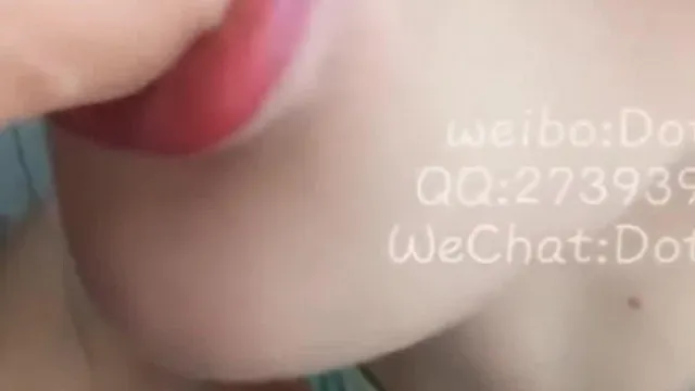 完具少女~2019会员订制版影片~青花瓷旗袍下的馒头奶!!换件旗袍玩白虎逼逼!!