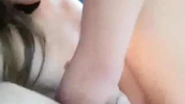 “Esta é minha roupa íntima original ~” Show de sexo ao ar livre no carro ~ O som do sexo no carro não pode ser interrompido !!