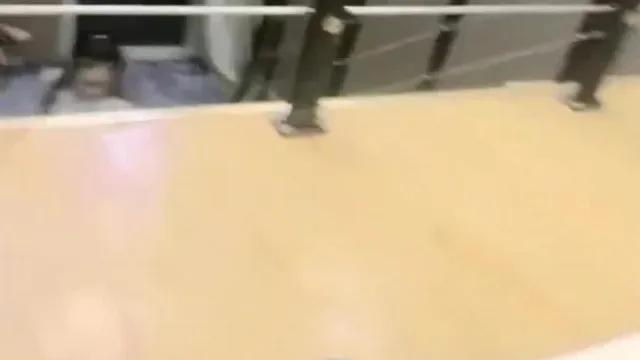 夜宴选妃约的大白美乳妹子一起直播，脱光光手指摩擦阴蒂口交后入大屁股，骑乘抽插晃动大奶子