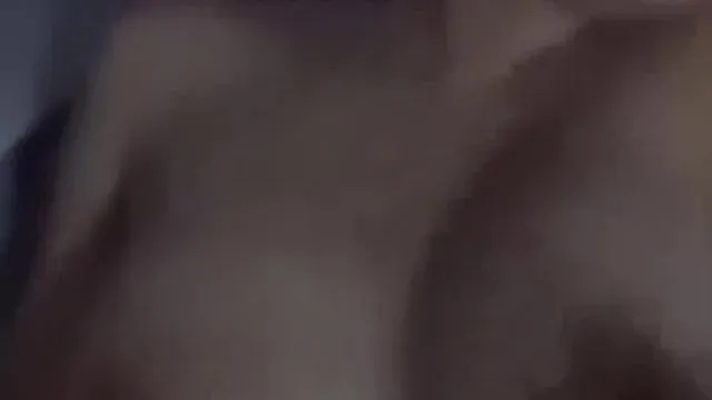 与娇嗔的大奶女友啪啪