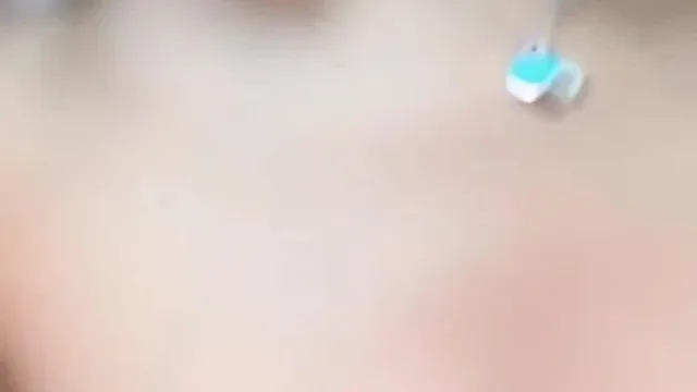 北京學表演的小騷逼黑絲情趣跟送快遞的砲友激情啪啪秀，有露臉多姿勢爆草，淫聲浪語不斷無套看著很刺激