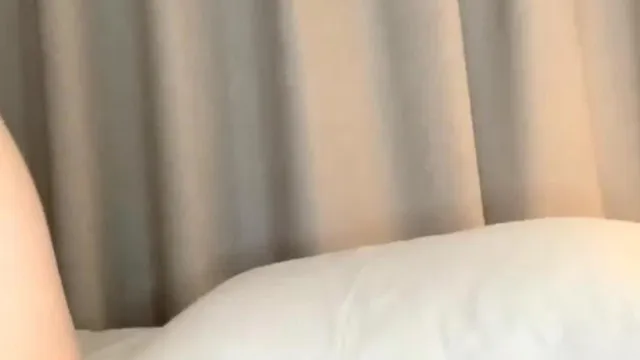 Me masturbé al aire libre mientras conducía y luego tuve sexo en casa. Tuve sexo oral con medias grises y tacones altos, empujando y chorreando varias veces.