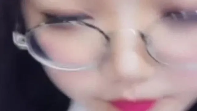 [中文主播外流]女主播巨乳诱惑多款按摩棒自慰抠穴