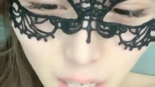 咪咪小仙女 气质苗条美女诱惑，脱掉内裤扭动 跳蛋震动