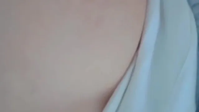 [短视频区] 00后女网友露胸