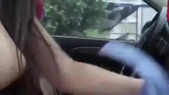 【ショートビデオエリア】車内でのお触り