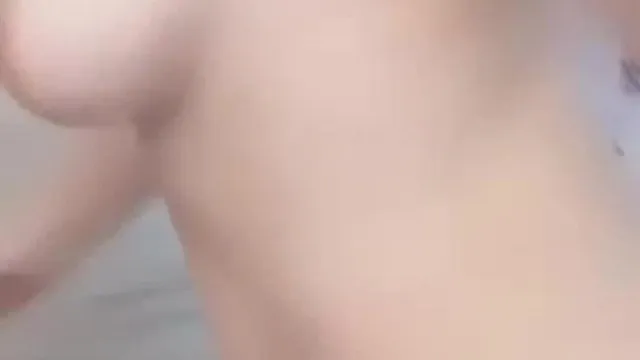 风骚女郎露脸情趣大秀身材保养的不错逼逼很粉自慰呻吟
