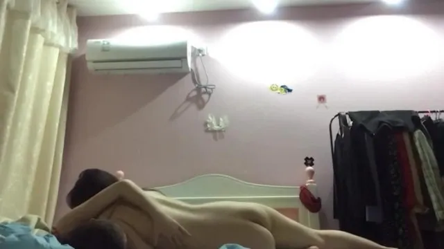 女同 高颜值百合闺蜜同居过性生活互抠互舔