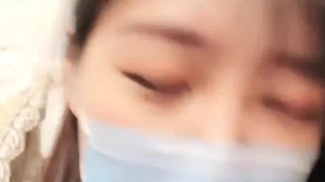 清纯妹子道具假屌上位骑坐