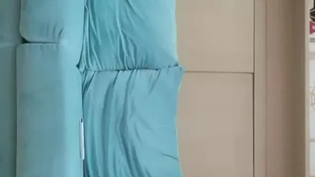 探花系列 午夜寻花约了一个清纯短发学生妹
