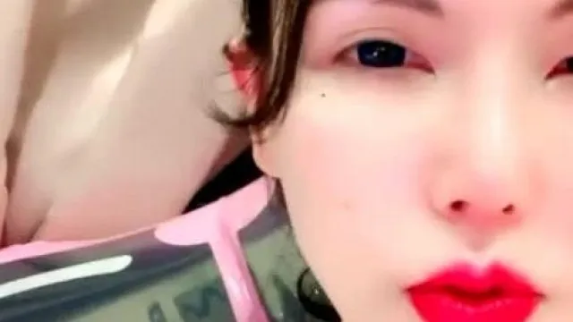(水母娘娘)红唇大奶美女身材极品