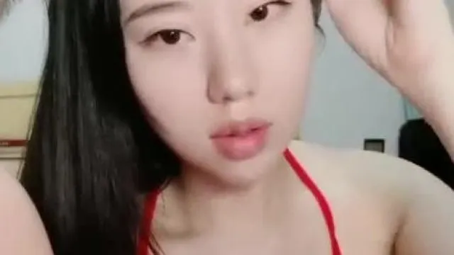 (劉思思)美女和砲友啪啪大秀 最後口爆