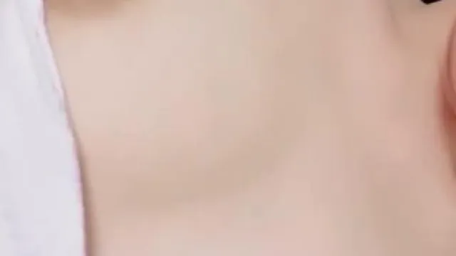 (叫闰土)高颜值极品美女直播全裸
