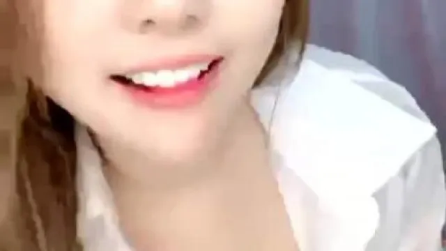 (正能量奈奈)美女主播透明白衬衫诱惑