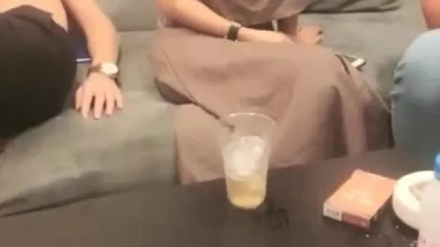 和老铁在泰国3P巨乳妹子