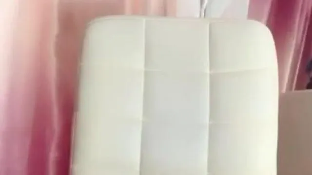 杭州极品美女直播跳艳舞 自慰