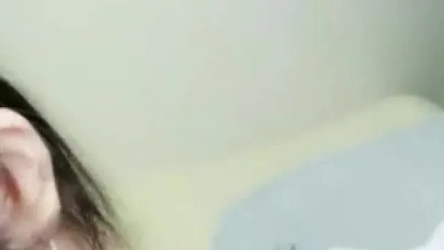 (软绵绵无力)极品白虎大胸妹穿女仆制服自慰