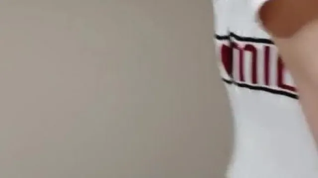 (三线嫩模初出道)网上勾引无套操粉