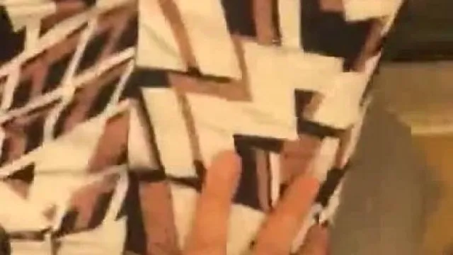 尾随搭讪长腿嫩模，拽著头发窗前啪啪啪！放肆浪叫激情满点！