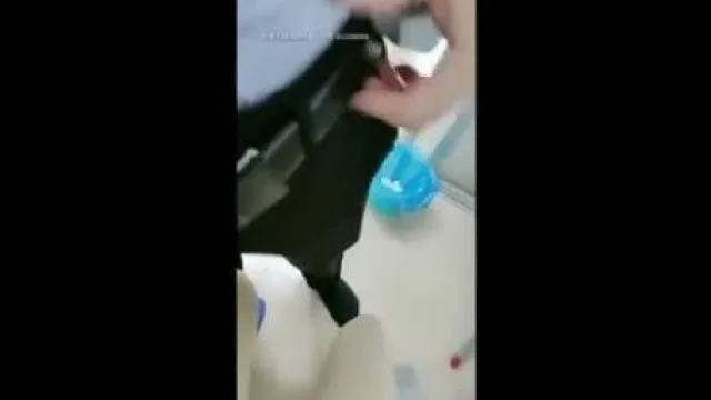 英语老师逼里塞跳蛋逛家乐福~勾搭小伙子回家大战~自己骚还嫌人家快!!
