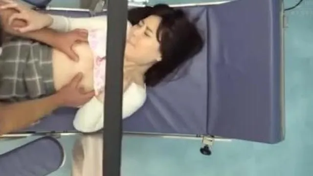 産婦人科痴漢！！8何も知らない幼な妻に治療と稱して中出しまでっ！！