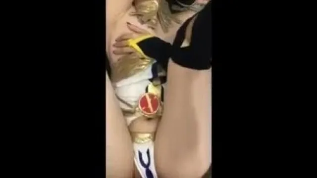 コンドームなしで激しく犯されるエロコス師～尻を突き上げて犯される～膣液を潤滑油にAV撮影かと思った～