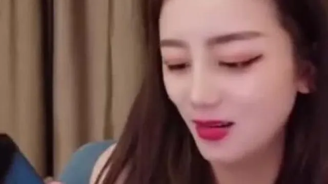 激似迪麗熱巴!!21歲女大生約操粉絲!!F奶模特身材大跳艷舞!!