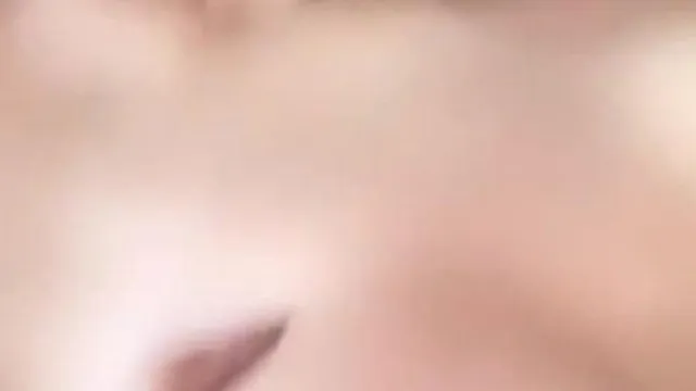 穿航海王内裤苗条妹子 到浴室用手指深入伟大的阴道