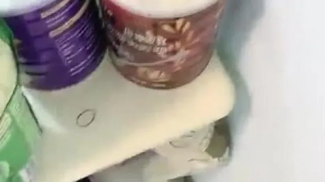 《苏苏很开心》高颜值强欲小姐姐家里被绑起来操不够，开车到野外打野炮，回家再拿黄瓜自己抽插