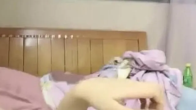 Jovem peituda, mulher que adora comer banana, beleza peituda namorando fãs, mulher que adora comer banana (3)