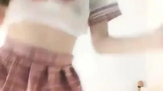 奶油甜心網紅苗條妹子自慰啪啪，紮這兩個辮子跳蛋塞逼口交騎乘猛操