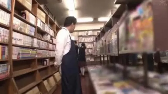 巨乳メガネ娘 本屋追いかけ回し中出し痴漢