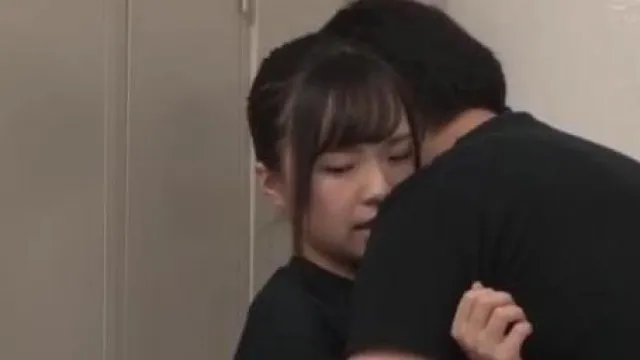 気弱なアルバイト店員が何日も店長にセクハラされ続けた結果…