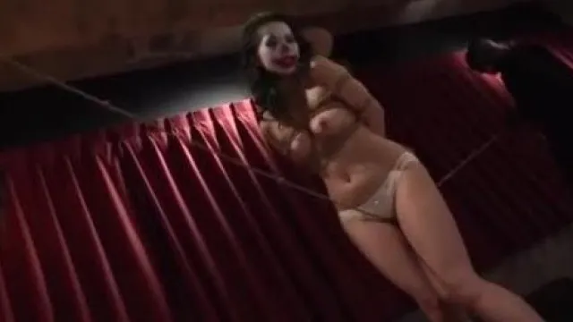 Mulher Palhaço Yui Hatano