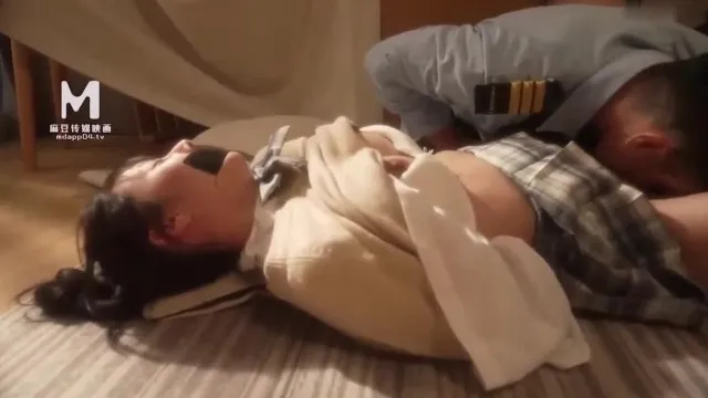【麻豆传媒】MD0266 保全强上变态少女 被满足的兽欲心理 赵晓涵