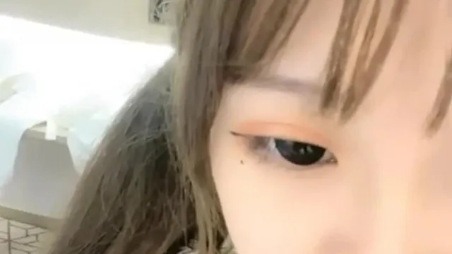 透视装翘屁股足交口交，后人爆菊呻吟娇喘诱人