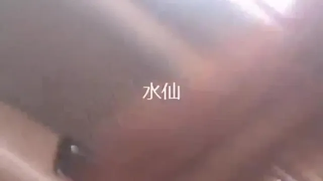 现在的直播越来越屌了貌美女主播勾引司机车震[你是不是小姐不要钱不干你会不会玩仙人跳]