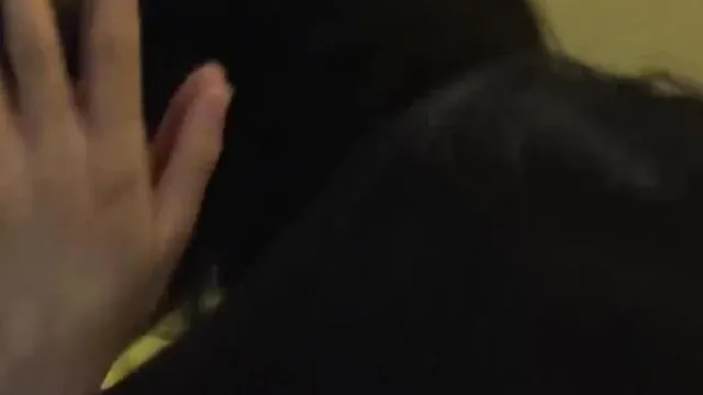 漂亮大奶小女友在卫生间趴在镜前被后人猛操