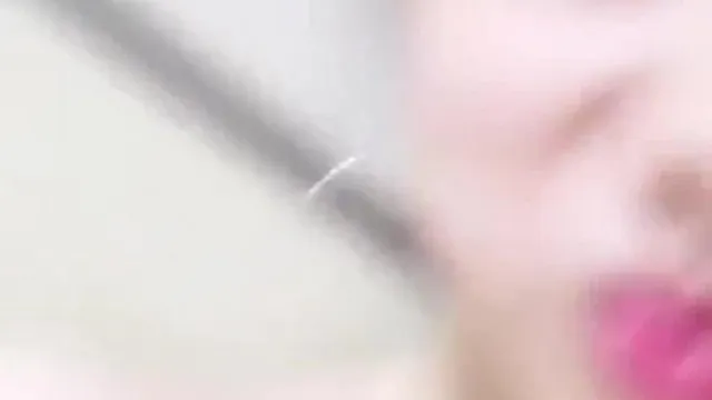 手机直播皮肤白皙少妇主播豹纹内裤漏B秀逼逼还挺嫩喜欢不要错过