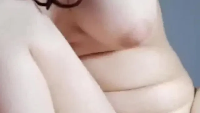人老心不老，上点年纪的大叔演绎爆草年轻漂亮的女儿