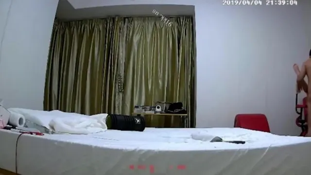 2019最新已绝版的家庭小旅馆情趣性爱椅台胖叔玩小姐多角度拍摄